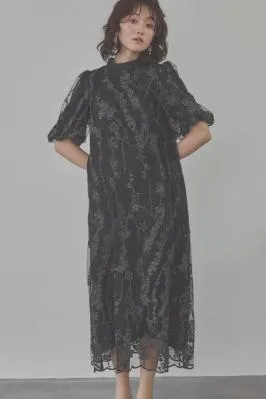 ブラックのフラワーエンブロイダリーAラインドレス　M/Select Shop