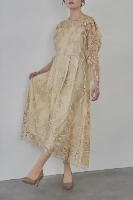ベージュのボリュームスリーブ刺繍ドレス[M]　Select Shop