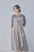 グレージュのデコルテ切り替えラップドレス M/PREFERENCE [ 店頭販売価格 37,000円