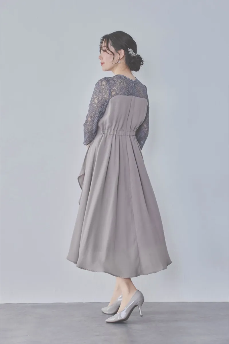 グレージュのデコルテ切り替えラップドレス　M/PREFERENCE　[ 店頭販売価格 37,000円