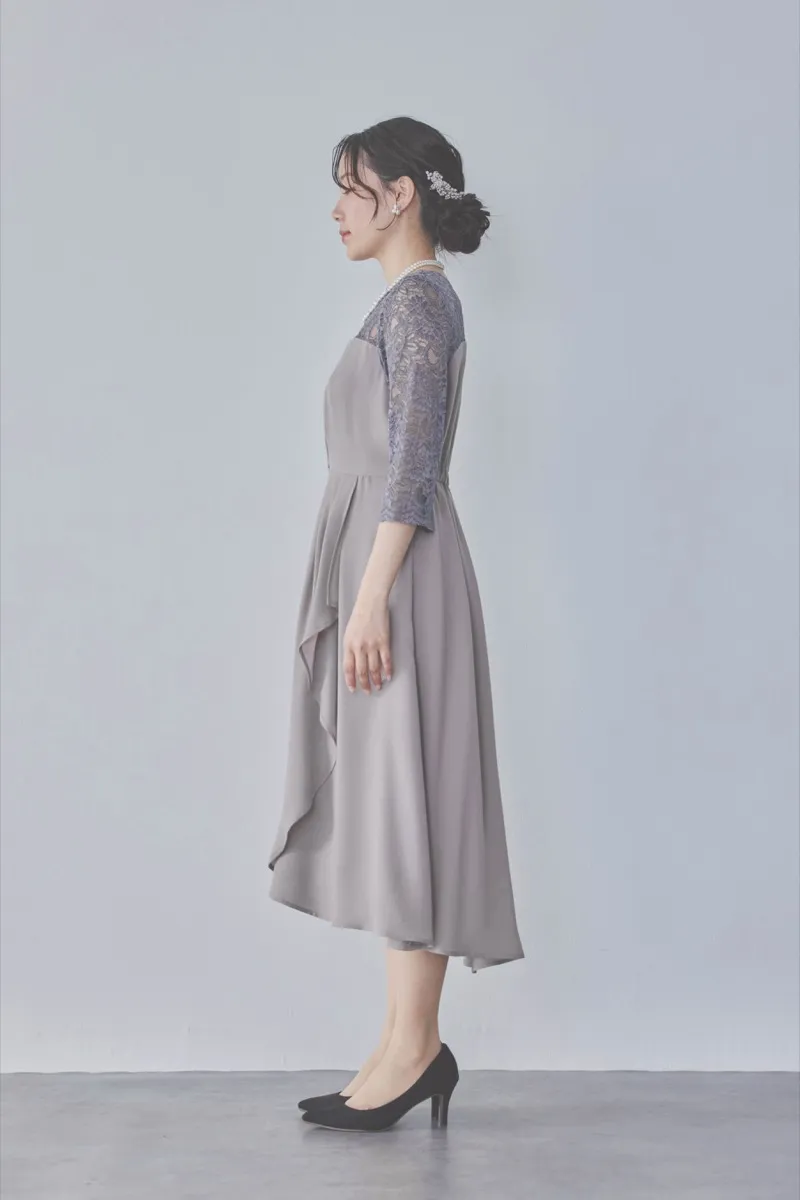 グレージュのデコルテ切り替えラップドレス　M/PREFERENCE　[ 店頭販売価格 37,000円