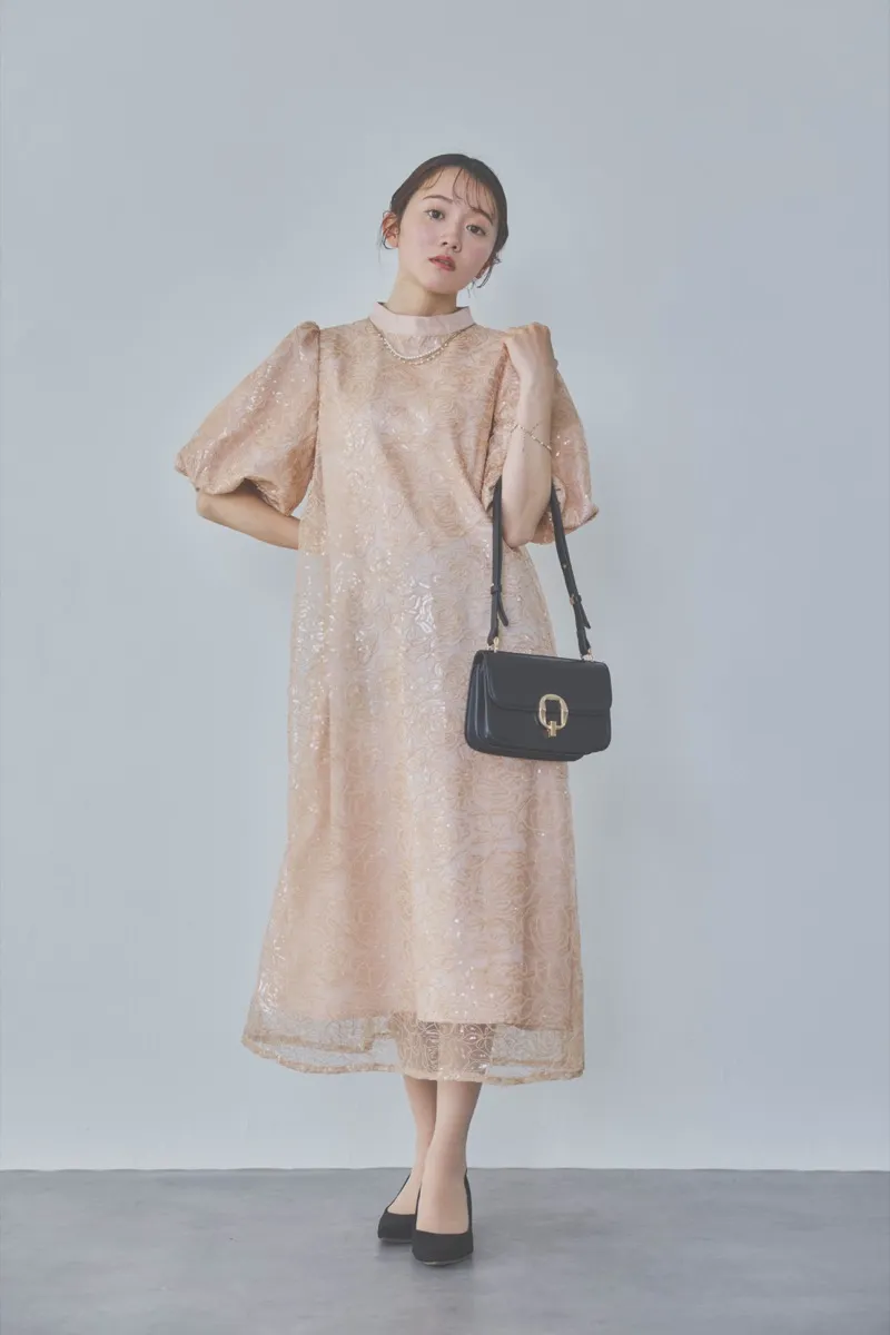 ベージュのボリュームスリーブスパンコールドレス　M/Select Shop