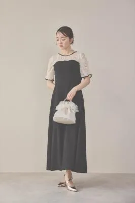 ブラックのレースコンビカットプリーツドレス　M/kaene