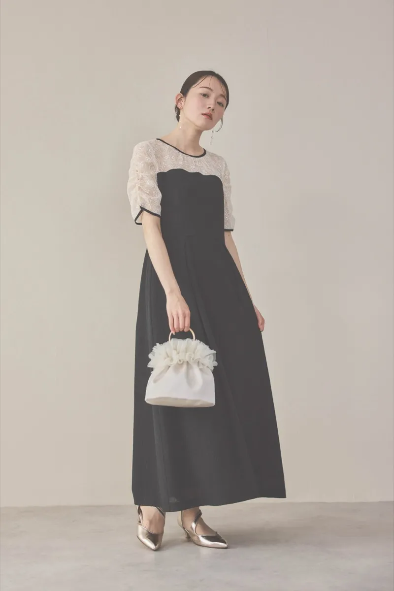 ブラックのレースコンビカットプリーツドレス　M/kaene