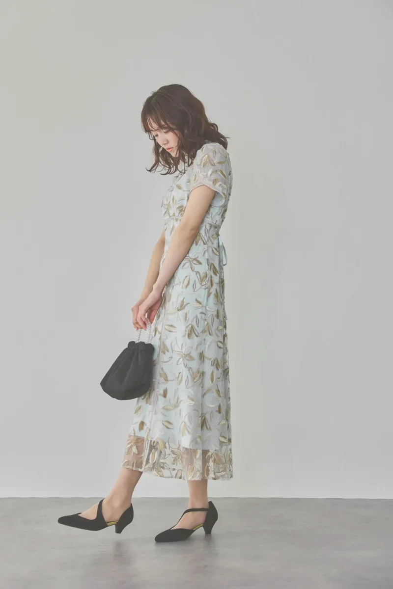 ライトブルーのチューリップスリーブエンブロイダリードレス　M/LILY BROWN