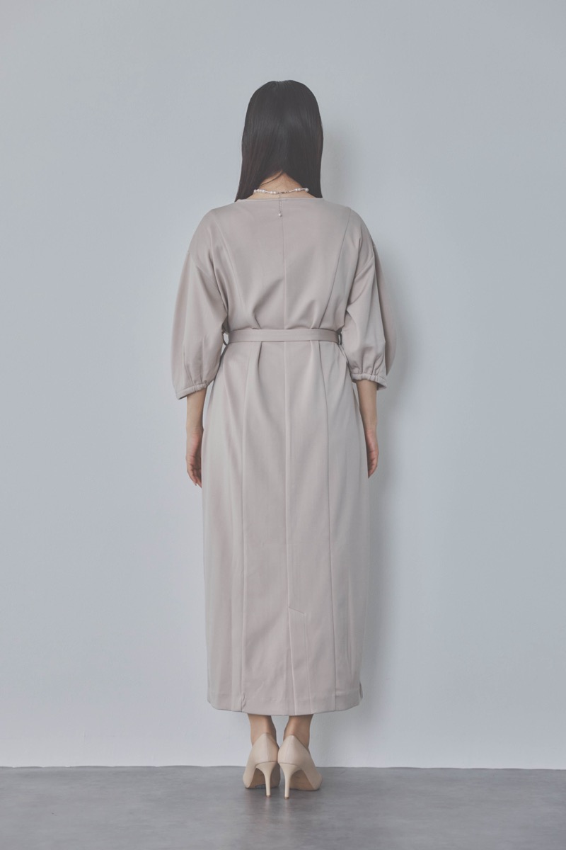 ベージュのボリュームスリーブポンチワンピース　M〜L/Select Shop