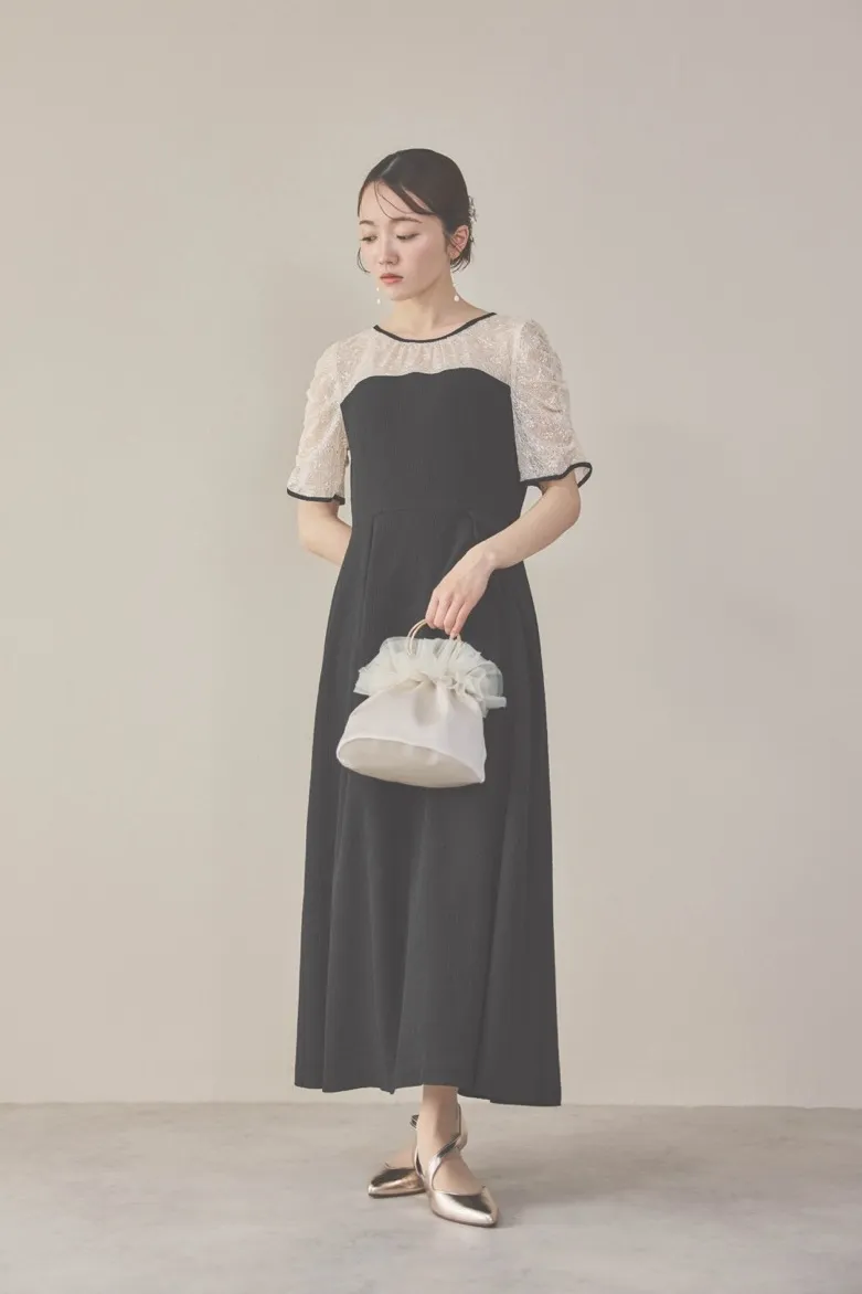 ブラックのレースコンビカットプリーツドレス　M/kaene