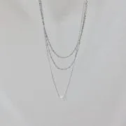 シルバーの一粒パールの3連チェーンネックレス