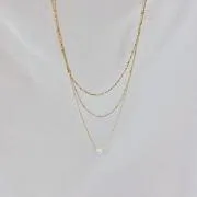 ゴールドの一粒パールの3連チェーンネックレス