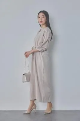 ベージュのボリュームスリーブポンチワンピース　M〜L/Select Shop