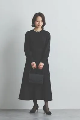 ブラックの袖ボタンフォーマルドレス M〜L/kaene