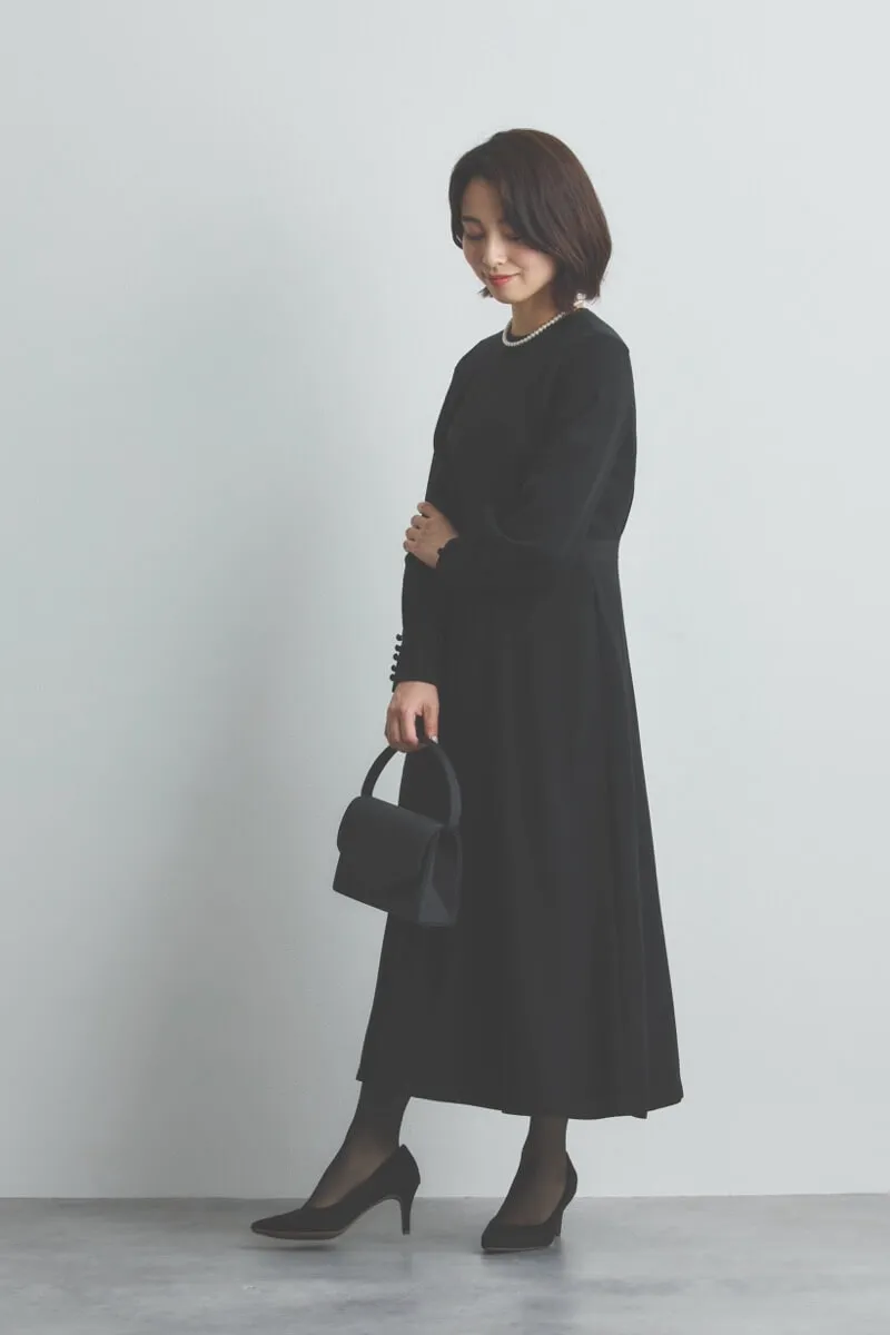 ブラックの袖ボタンフォーマルドレス M〜L/kaene