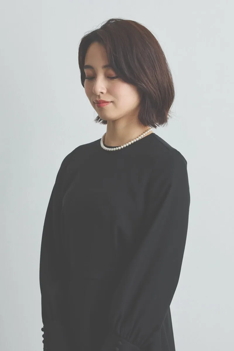 ブラックの袖ボタンフォーマルドレス M〜L/kaene