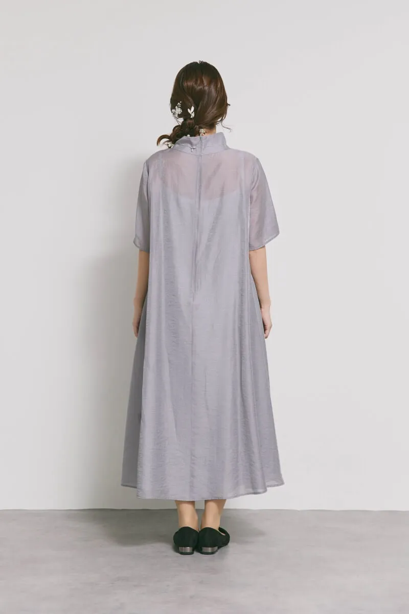 ブルーグレーのテントラインシアードレス　M/kaene