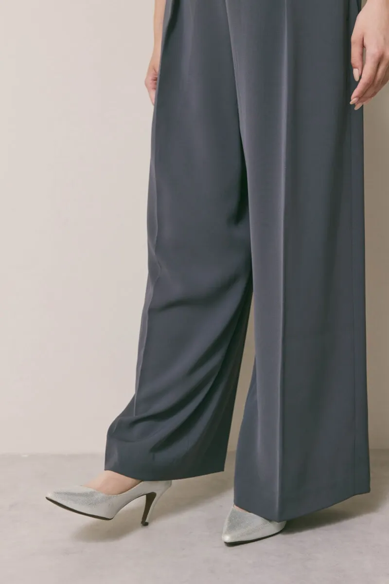 チャコールグレーのチュールカラーベアパンツドレス M