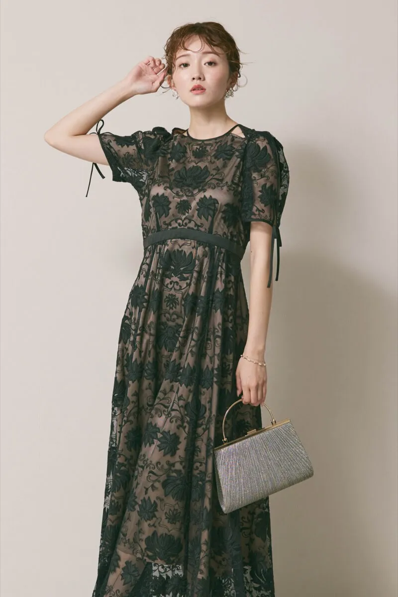 新品同様【完売】LILY BROWN レースマーメイドドレス ブラック LILY BROWN フラワーラメ刺繍ブラックドレス (M) をレンタル