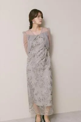 グレーのチュールスリーブIラインドレス　M/Leja