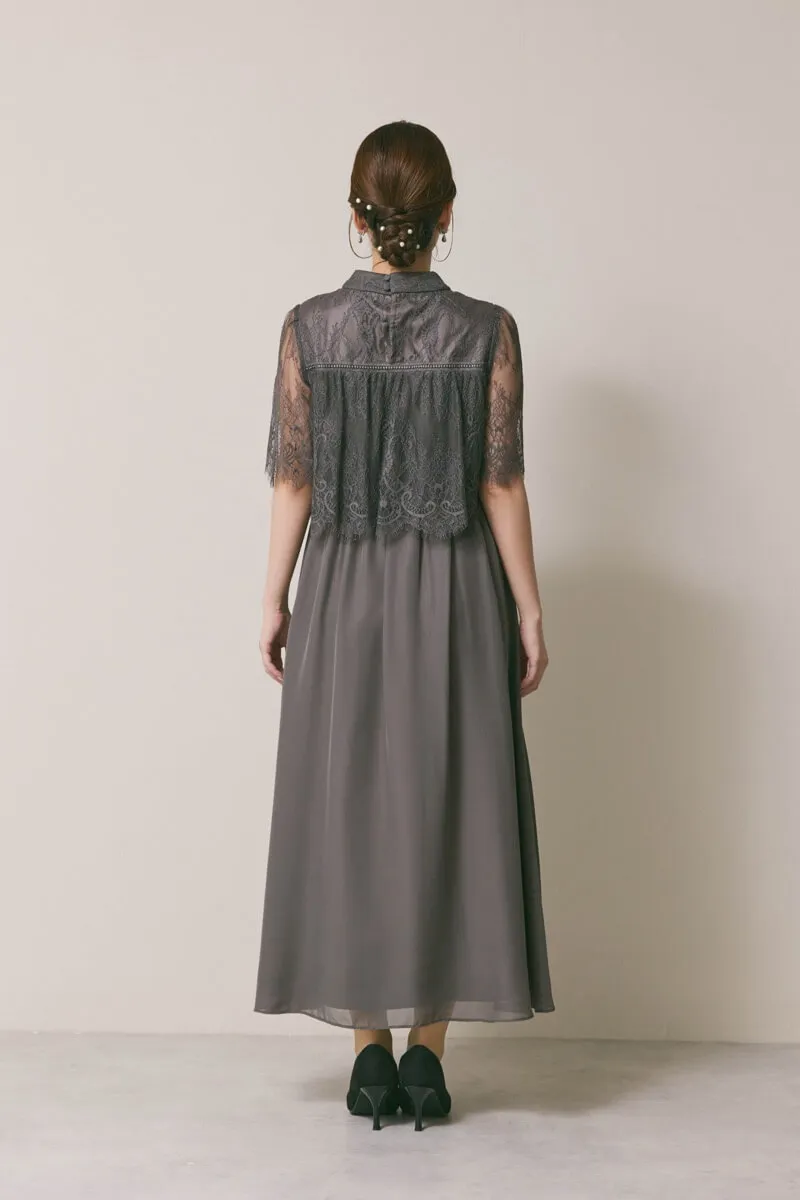 チャコールグレーの授乳口付ハイネックレースドレス