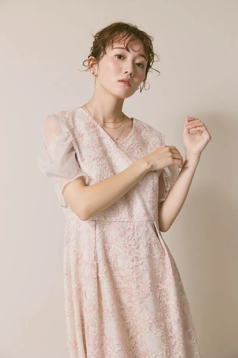 ピンクベージュのシアーオフショルドレス　S/kaene