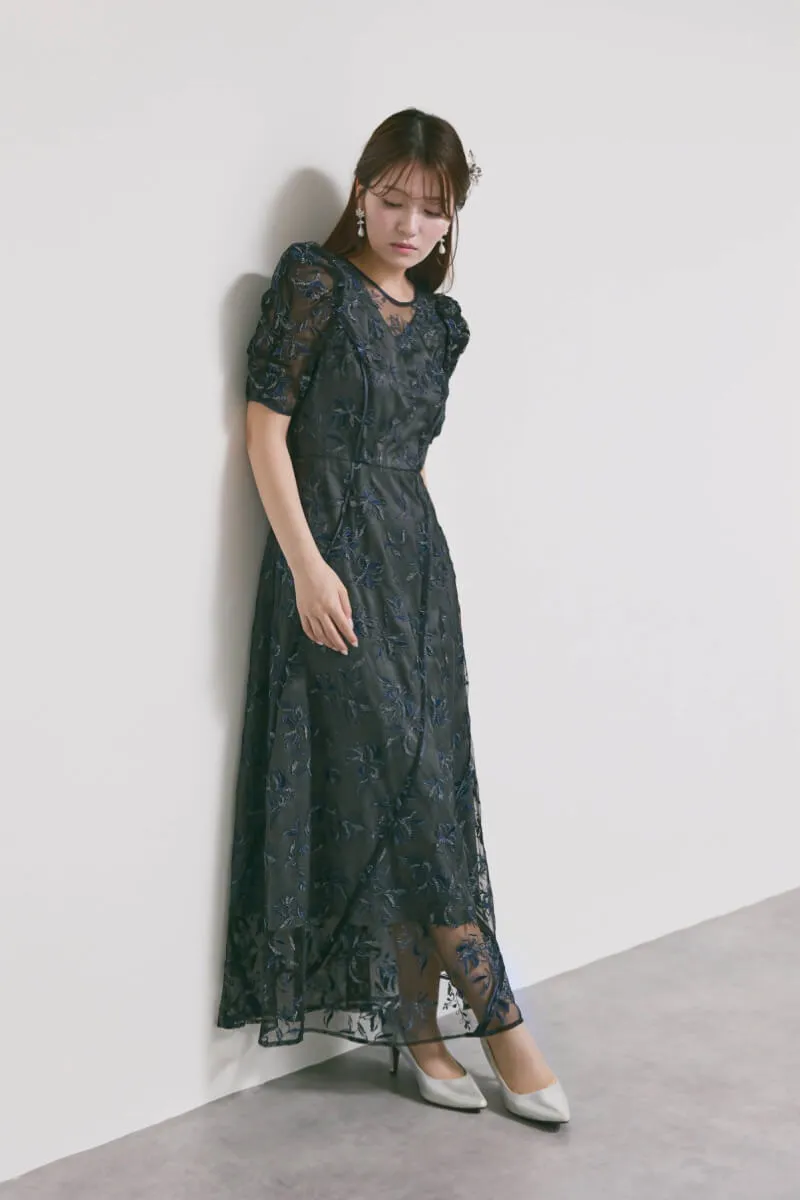 ブラックのチュールラメ刺繍ドレス