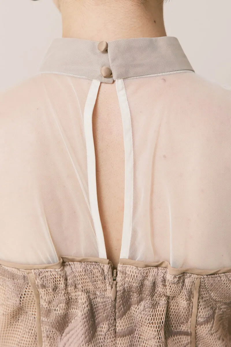 モカのメッシュエンブロイダリードレス