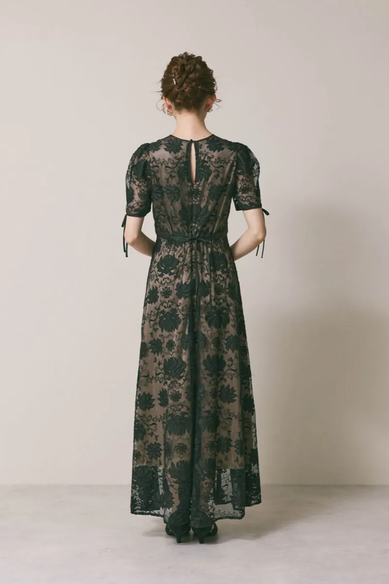 ブラックのカットワークサテンエンブロイダリードレス