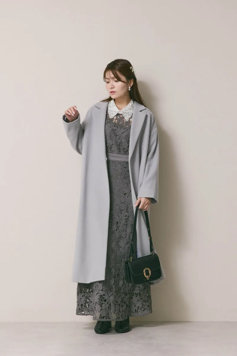 グレーのビジューカラーレースドレス