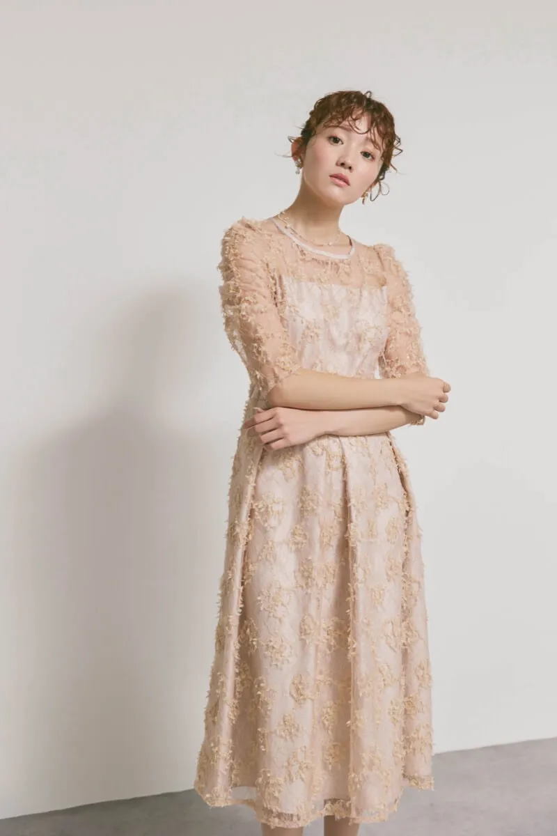 ベージュのフラワーエンブロイダリーレースドレス　M/Select Shop