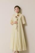 イエローのテントラインシアードレス　M/kaene