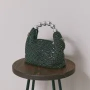 ブラックのボールハンドルバッグ