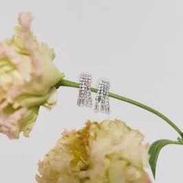 シルバーのダイヤシャワーイヤリング