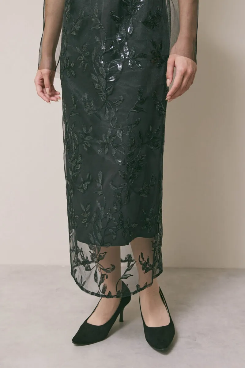 ブラックのチュールスリーブIラインドレス