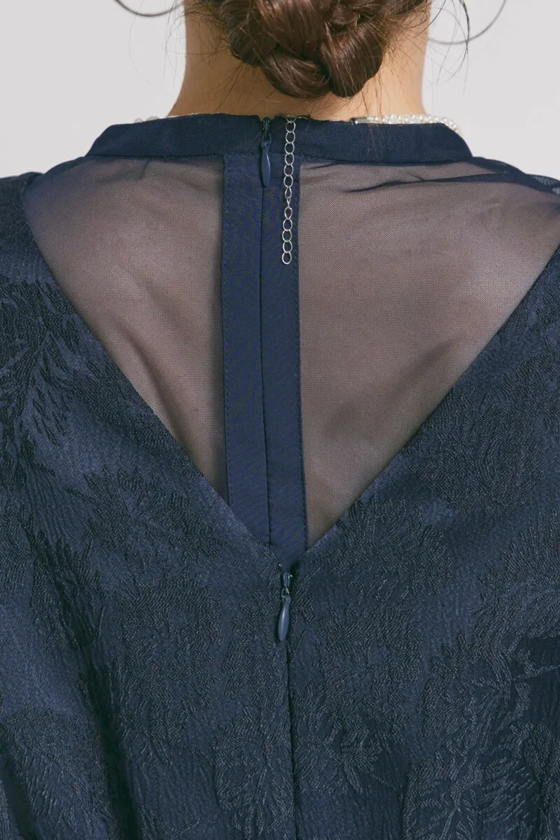 ネイビーのジャガードIラインドレス