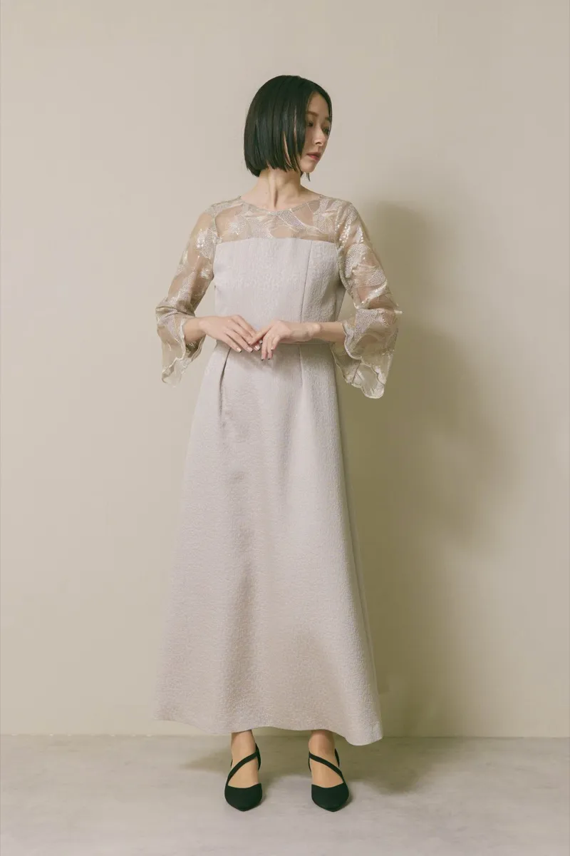 グレージュのブリエレースジャガードドレス　M/eneak [店頭販売価格 42,900円 ]