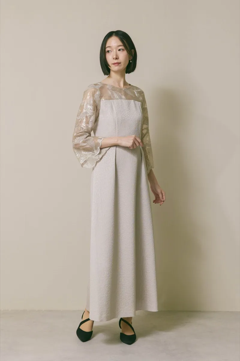 グレージュのブリエレースジャガードドレス　M/eneak [店頭販売価格 42,900円 ]