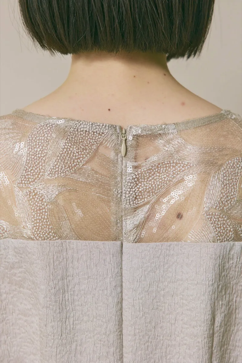 グレージュのブリエレースジャガードドレス　M/eneak [店頭販売価格 42,900円 ]