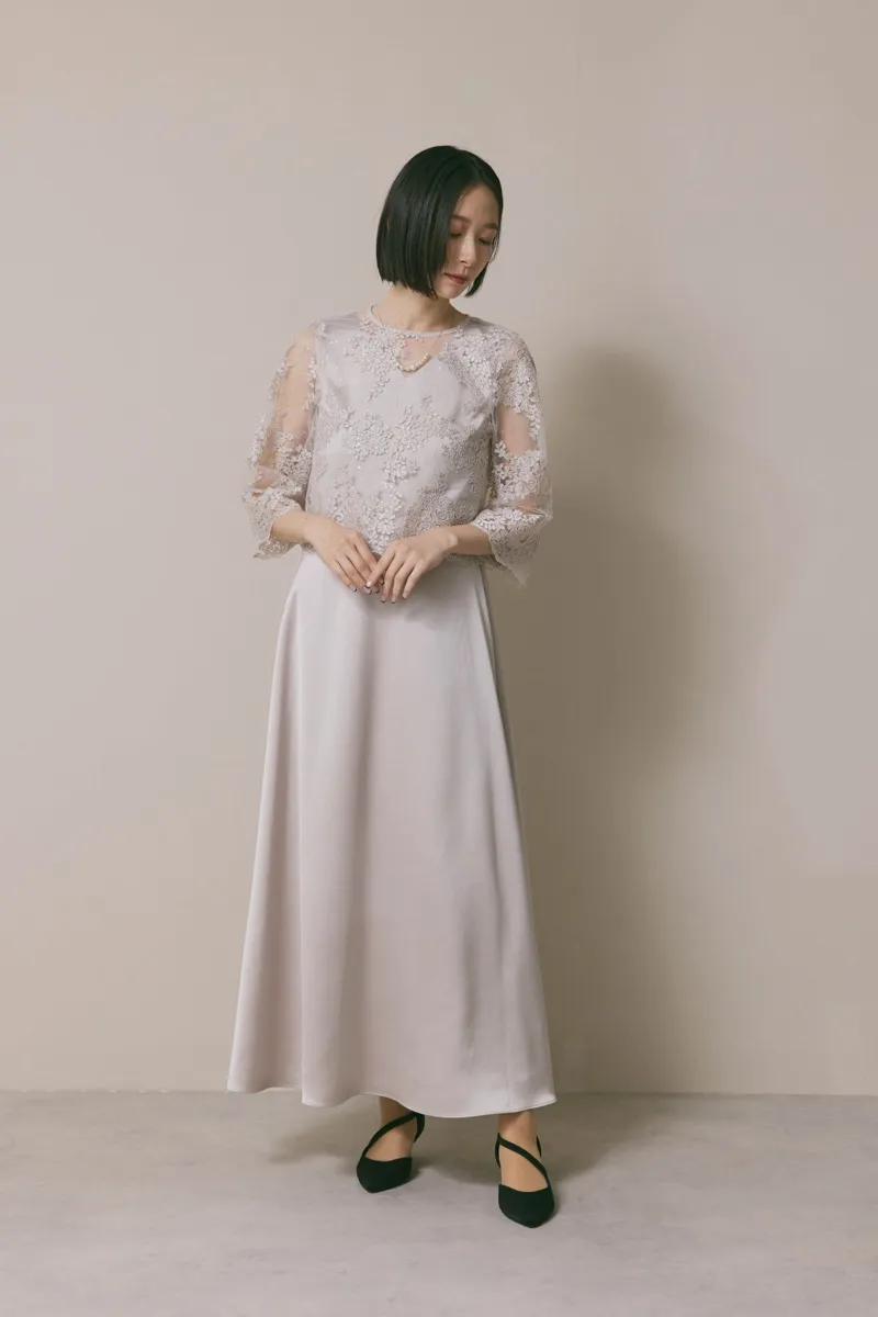 グレージュのシャイニーレースレイヤードドレス　M/eneak [ 店頭販売価格 49,500円 ]