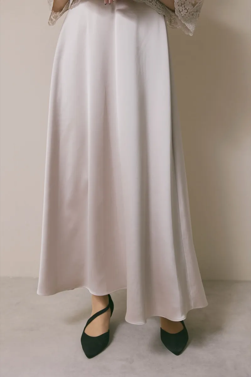 グレージュのシャイニーレースレイヤードドレス　M/eneak [ 店頭販売価格 49,500円 ]