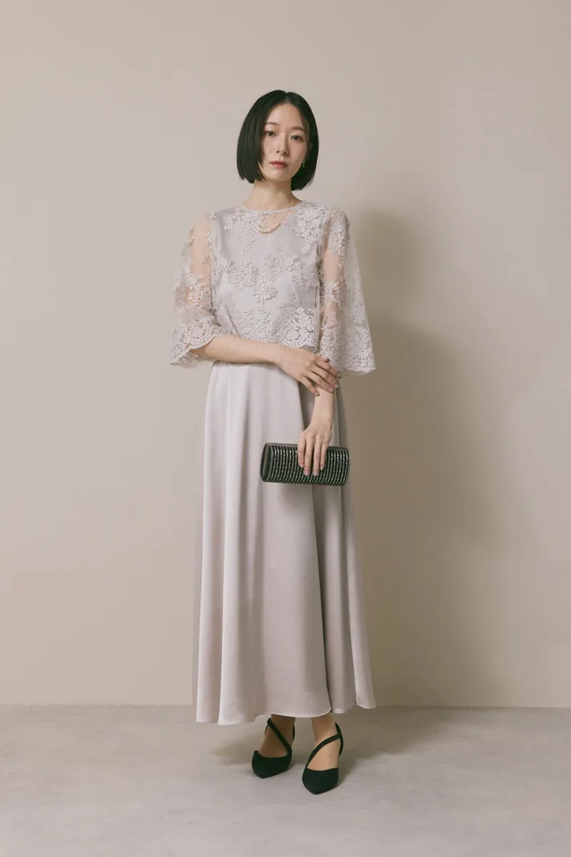 グレージュのシャイニーレースレイヤードドレス　L/eneak [店頭販売価格 49,500円]