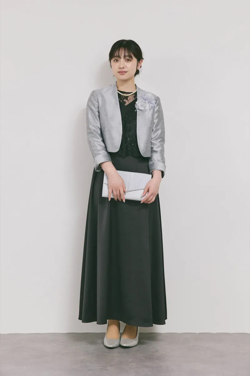 ブラックのシャイニーレースレイヤードドレス　L/eneak　[店頭販売価格49,500円]