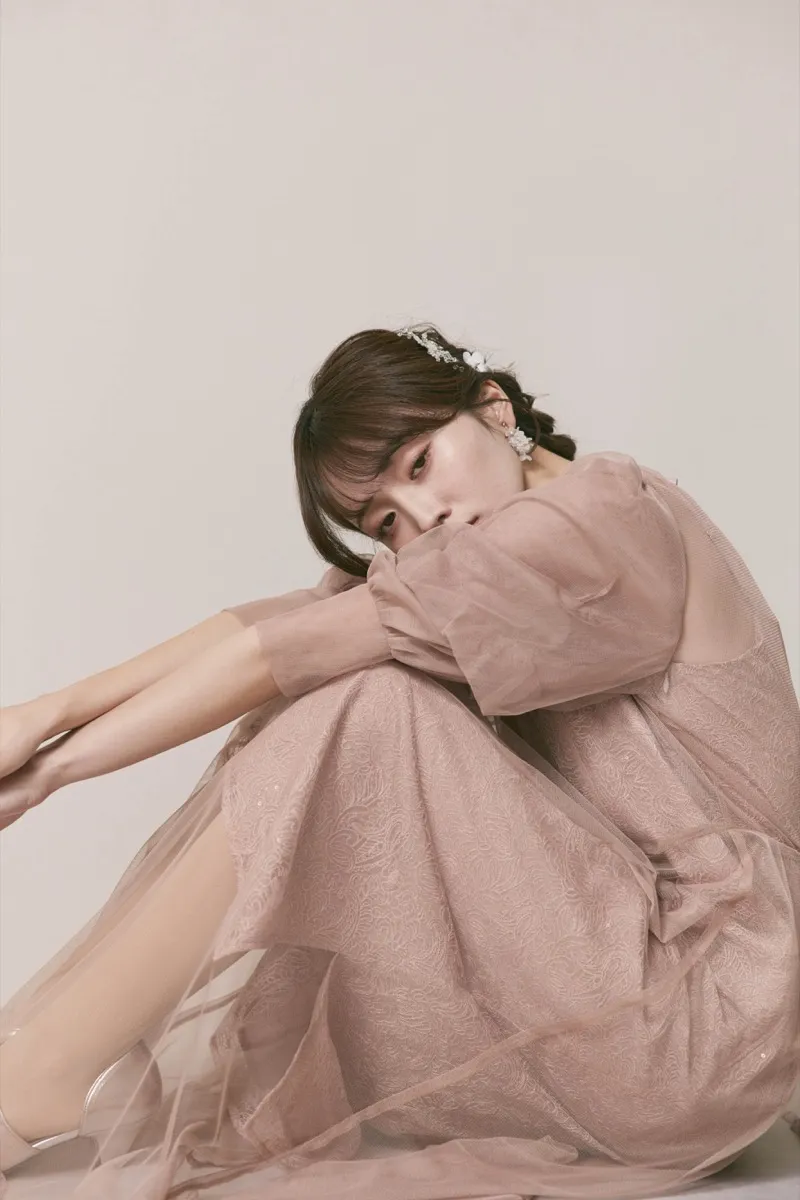 ピンクベージュのシアーエプロンレースドレス　M/kaene