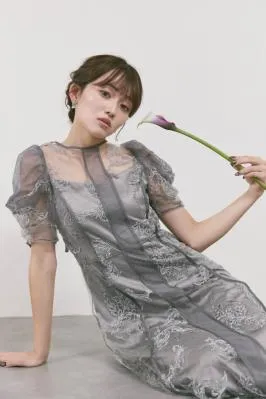 グレーのコードフラワレースドレス　M/FRAY.ID
