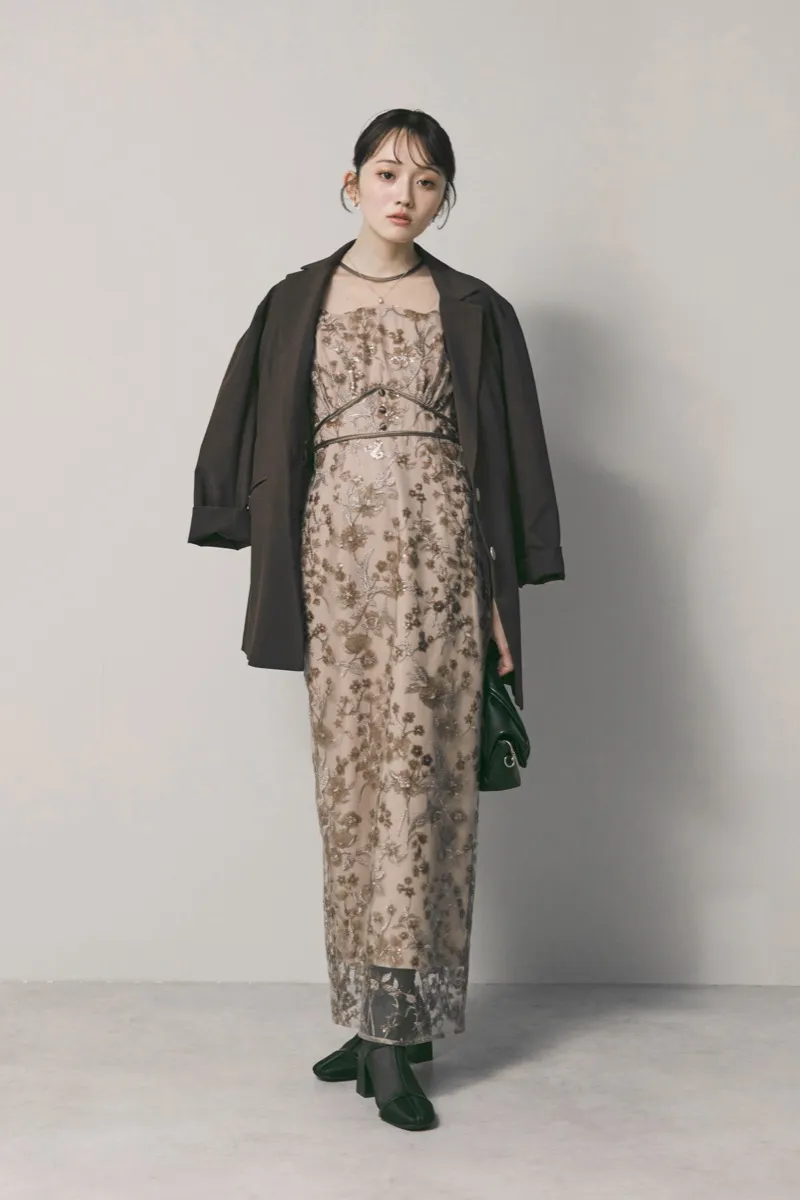 ベージュのフラワーエンブロイダリーパフスリーブドレス　M/Leja