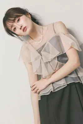 ブラック✕アイボリーのラッフルブラウスセットドレス　M/FRAY.ID