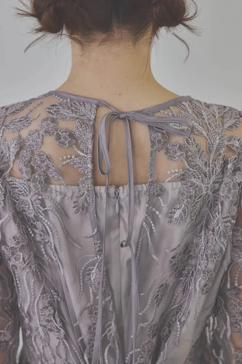 チャコールのボリュームスリーブ刺繍ドレス　LL/Select Shop