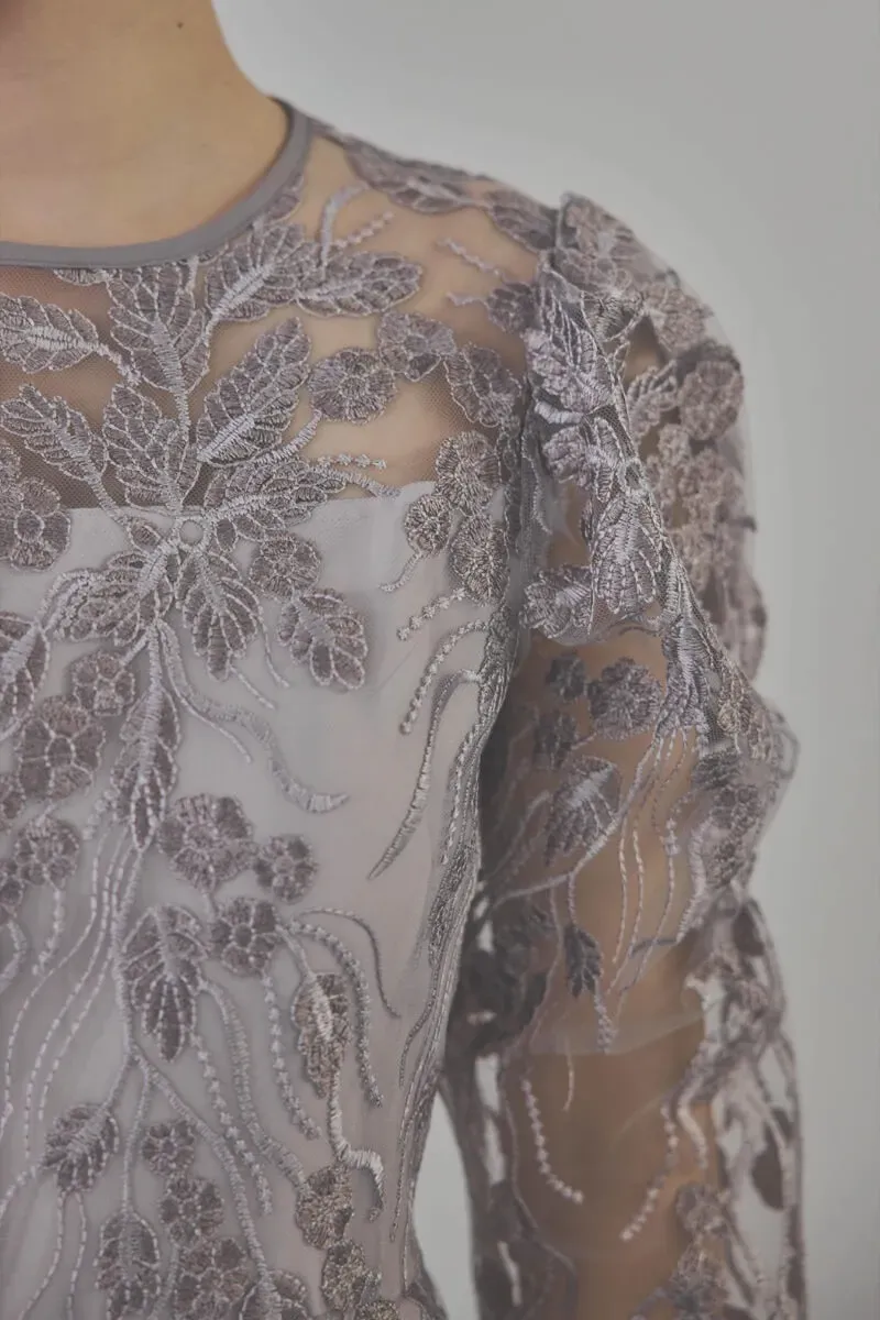 チャコールのボリュームスリーブ刺繍ドレス　LL/Select Shop