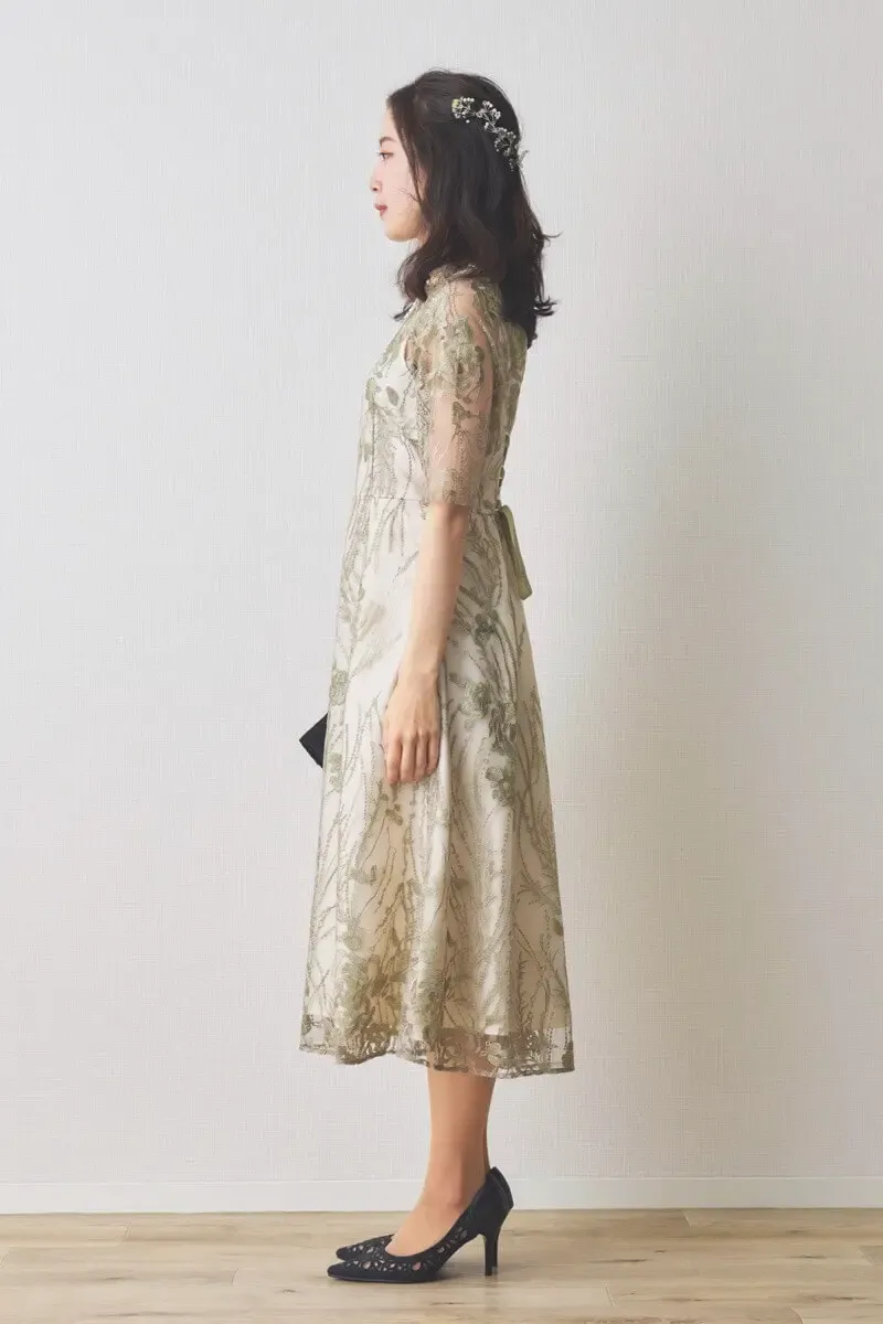 グリーンのエンブロイダリーチュールドレス