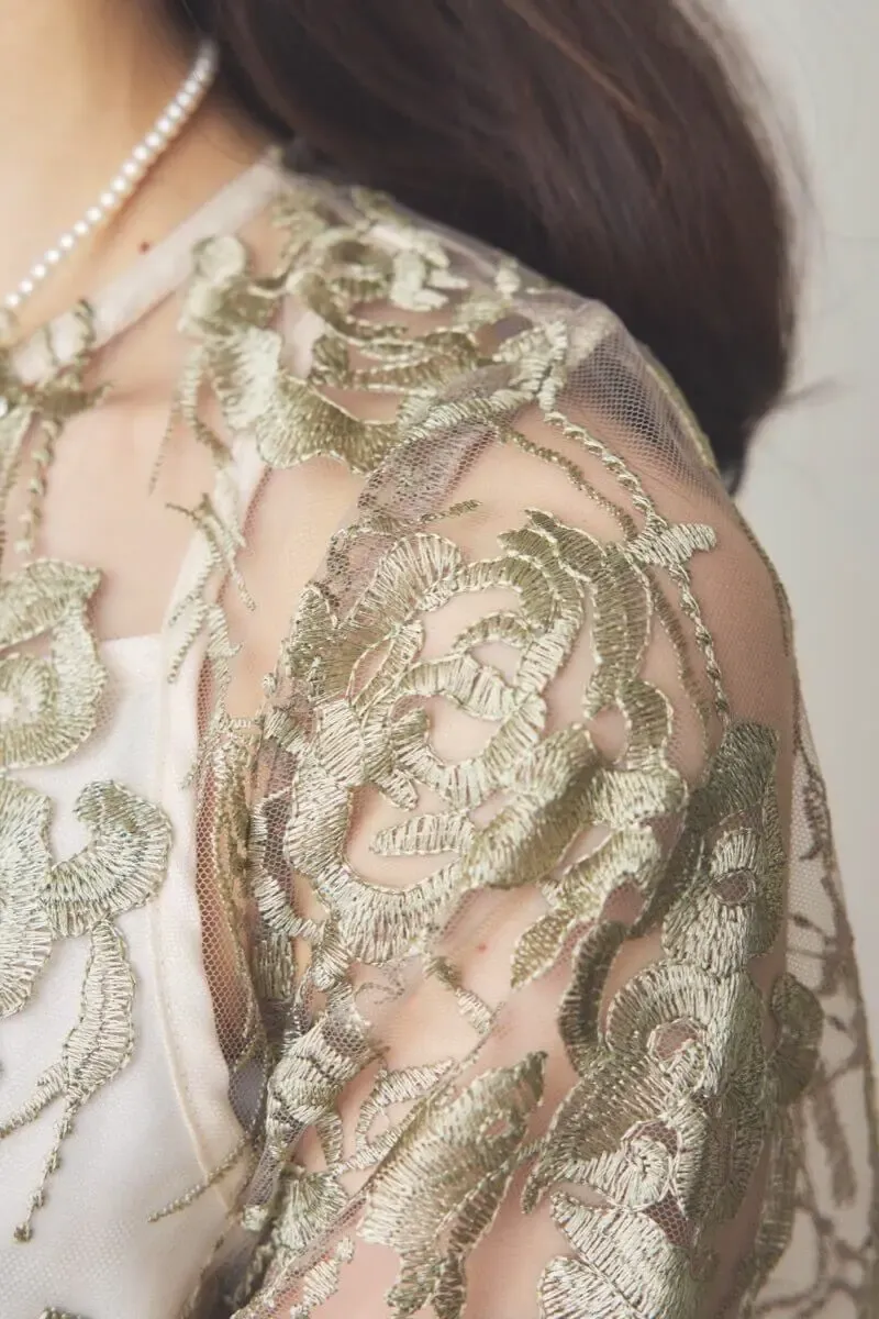 グリーンのエンブロイダリーチュールドレス