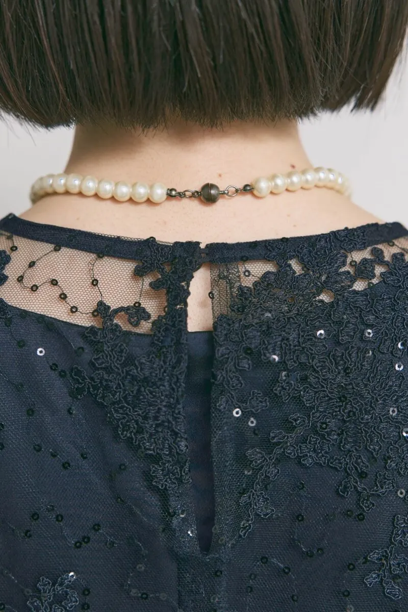 ネイビーのシャイニーレースレイヤードドレス　L/eneak [店頭販売価格 49,500円 ]