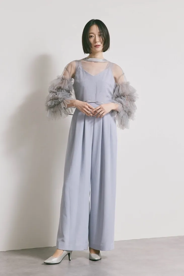 サックスブルーのラッフルトップスパンツドレス